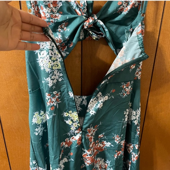 NWOT Tie on Front Flowers Floral Green Slit Midi Dress Size M - Picture 6 of 13